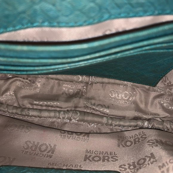 Michael Kors Luxury Leather Hamilton Sling Crossbody Bag in Turquoise & Gold - Picture 9 of 15